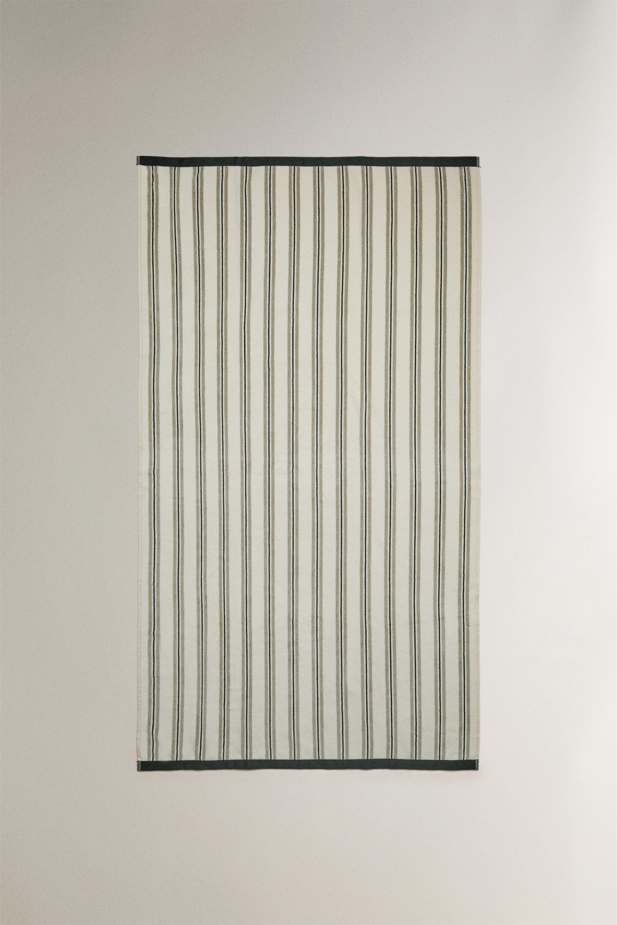 VELOUR BEACH TOWEL WITH COMBINED STRIPES - Gray green | ZARA