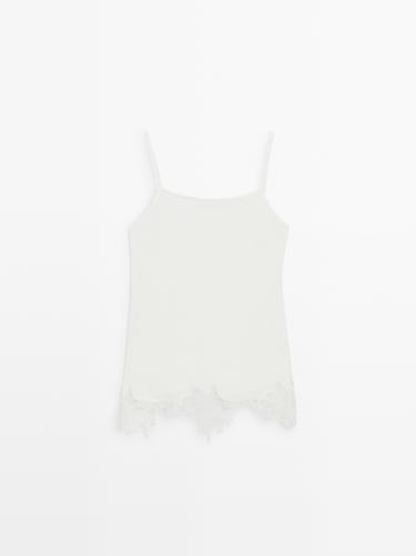 Top nuisette à dentelle - Écru de Zara - Image 0