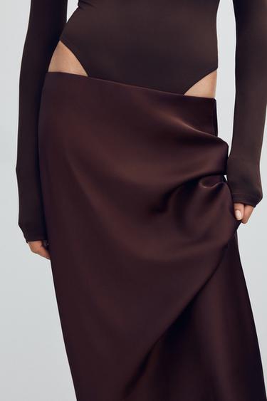 FALDA MIDI SATINADA - Berenjena oscuro de Zara
