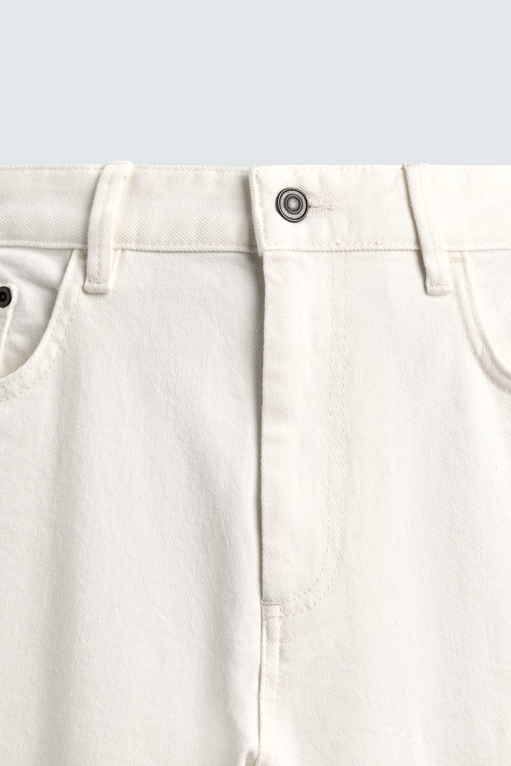 LOW-RISE STRAIGHT FIT PANTS