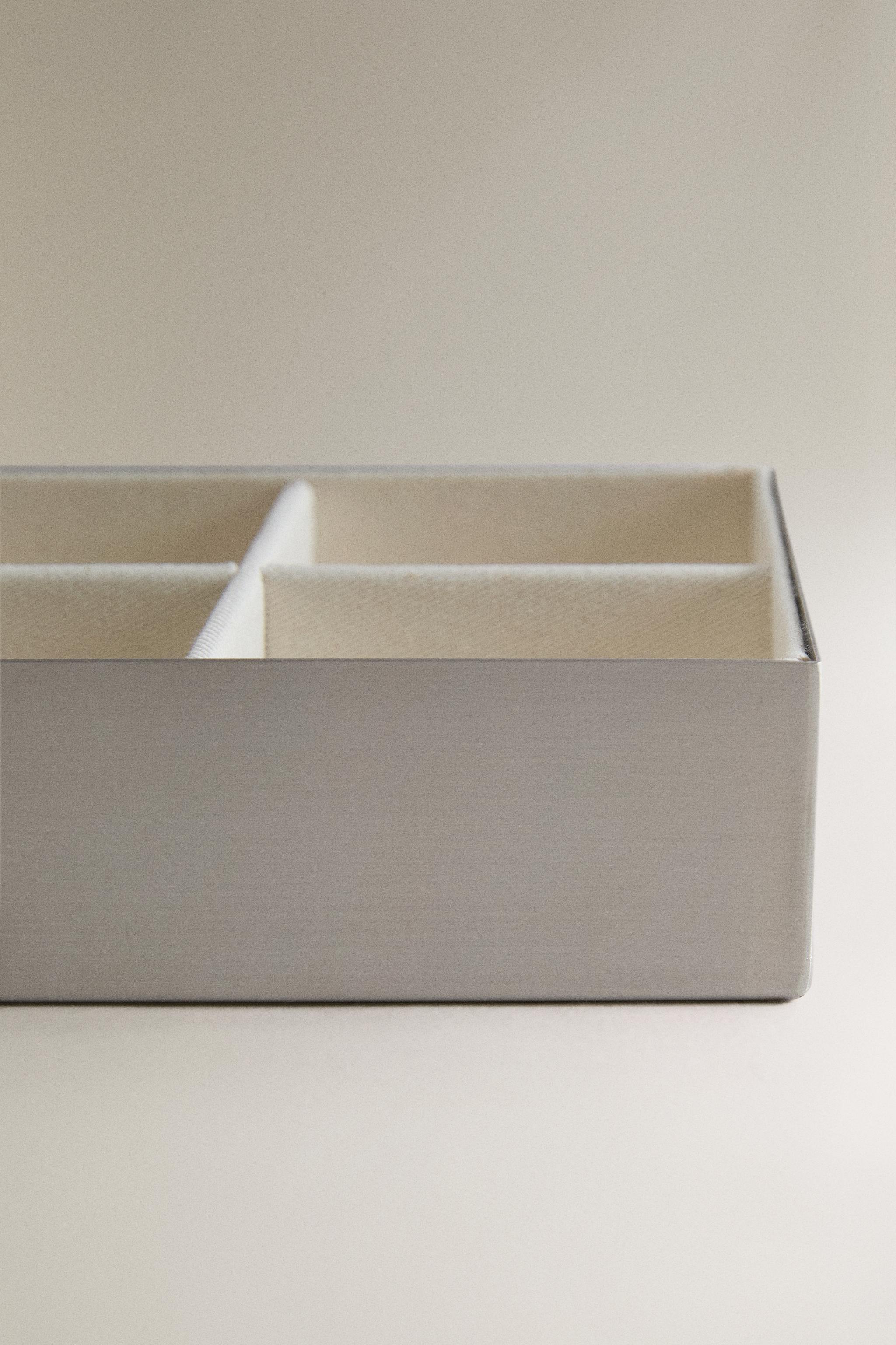 JEWELRY ORGANIZER WITH DIVIDERS