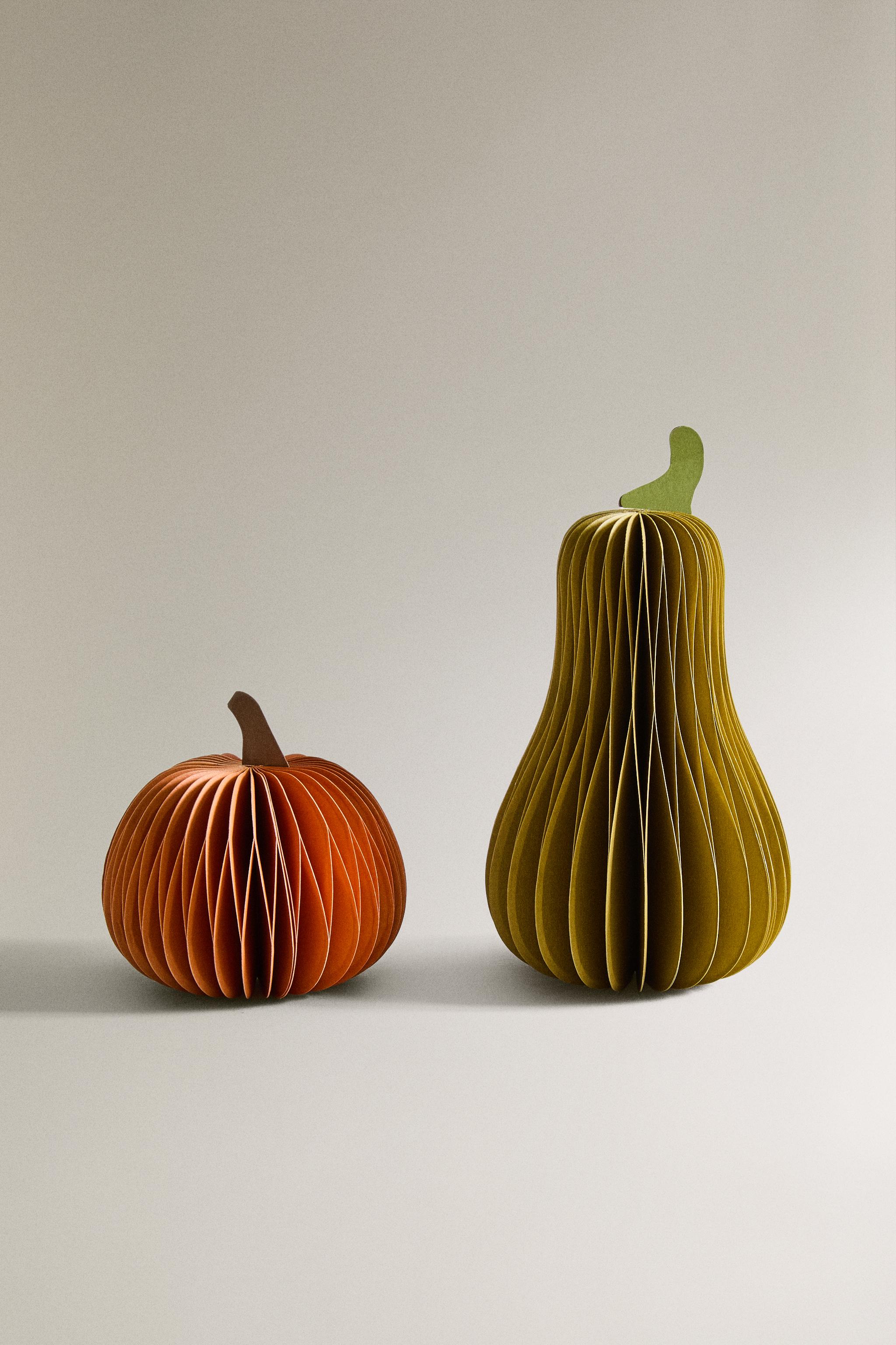 SET OF PUMPKIN PAPER DECORATIONS (SET OF 2)
