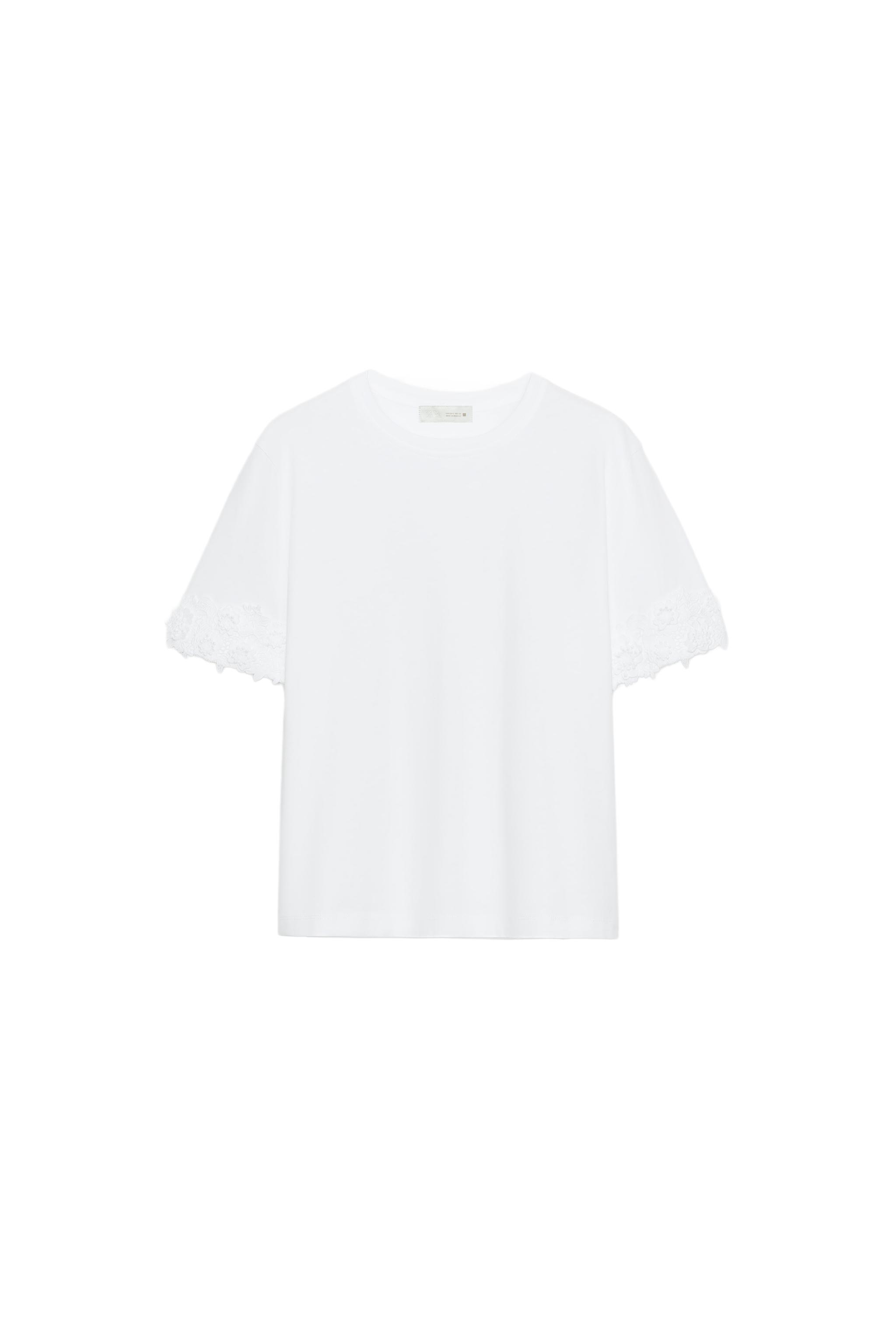 CAMISETA BORDADOS FLORES