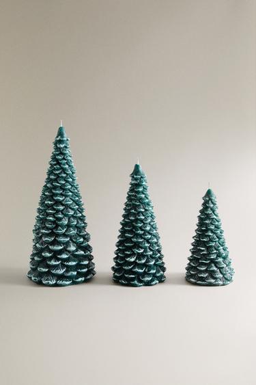 SNOWY CHRISTMAS FIR TREE CANDLE - Green by Zara