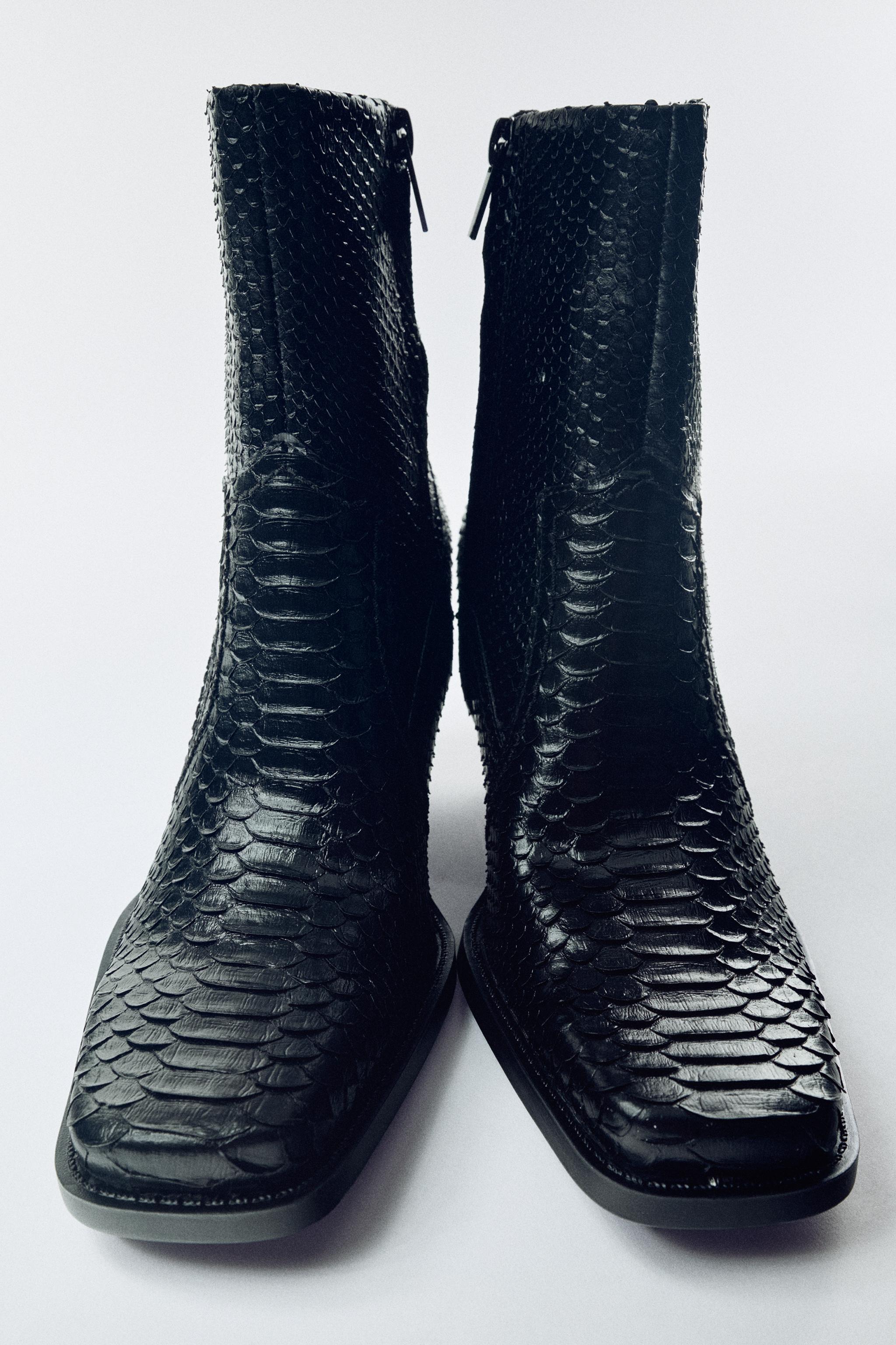 TEXTURED COWBOY ANKLE BOOTS