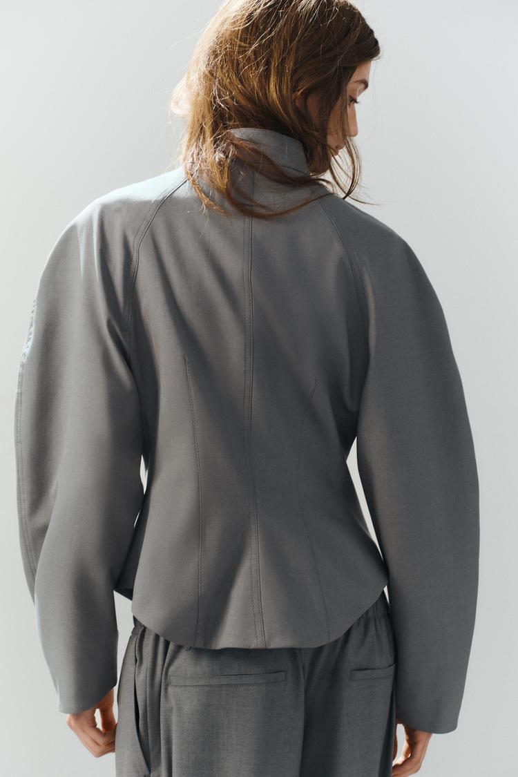 Chaqueta con mangas voluminosas 8