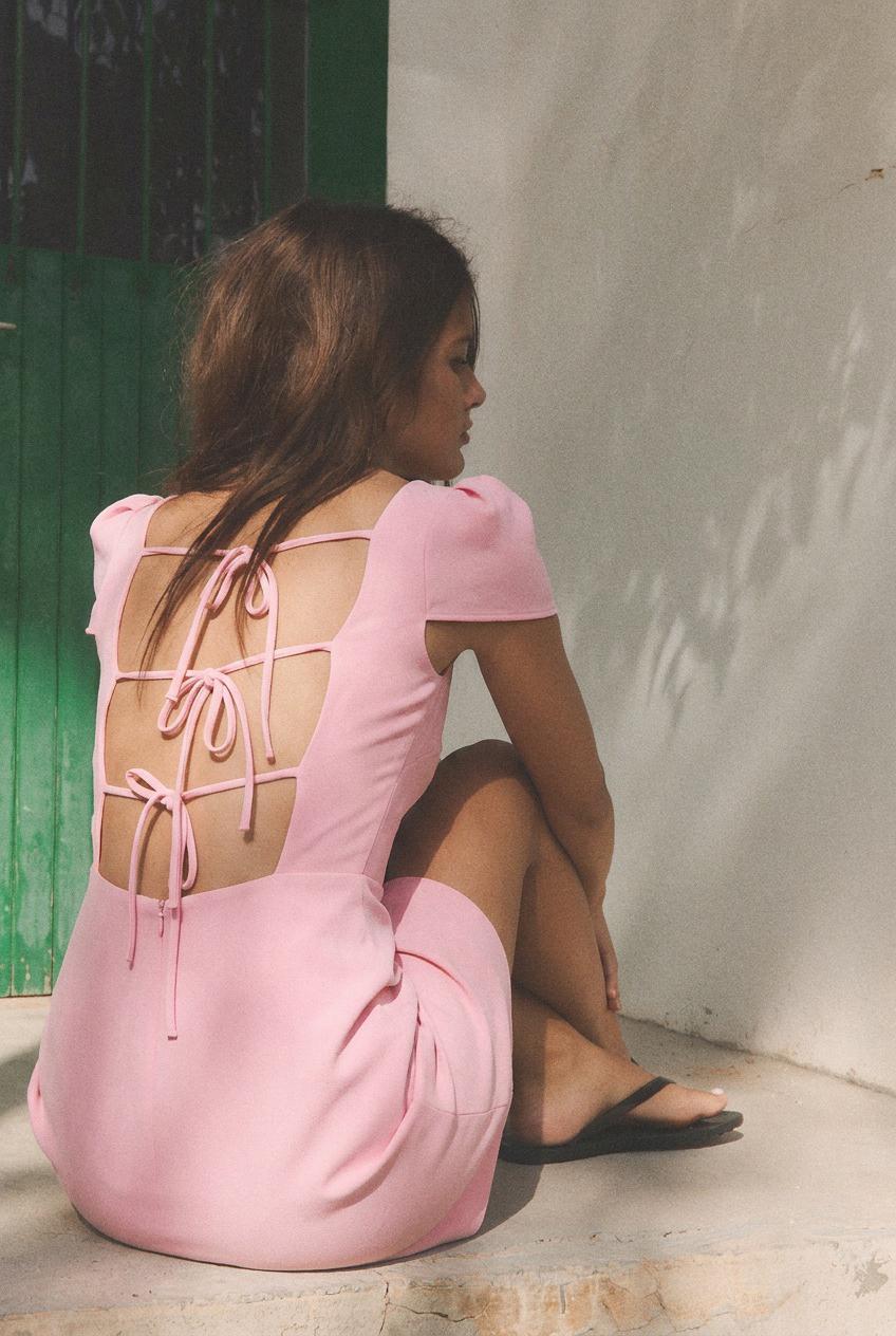 ROBE MINI À NŒUDS AU DOS ET POIS