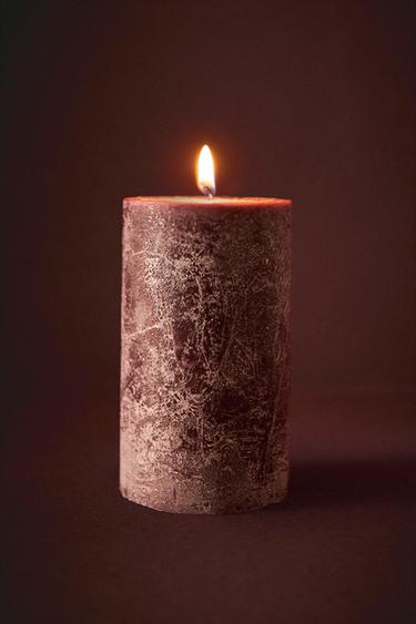 GINGERBREAD LARGE CYLINDRICAL SCENTED CANDLE - Red by Zara - Image 4