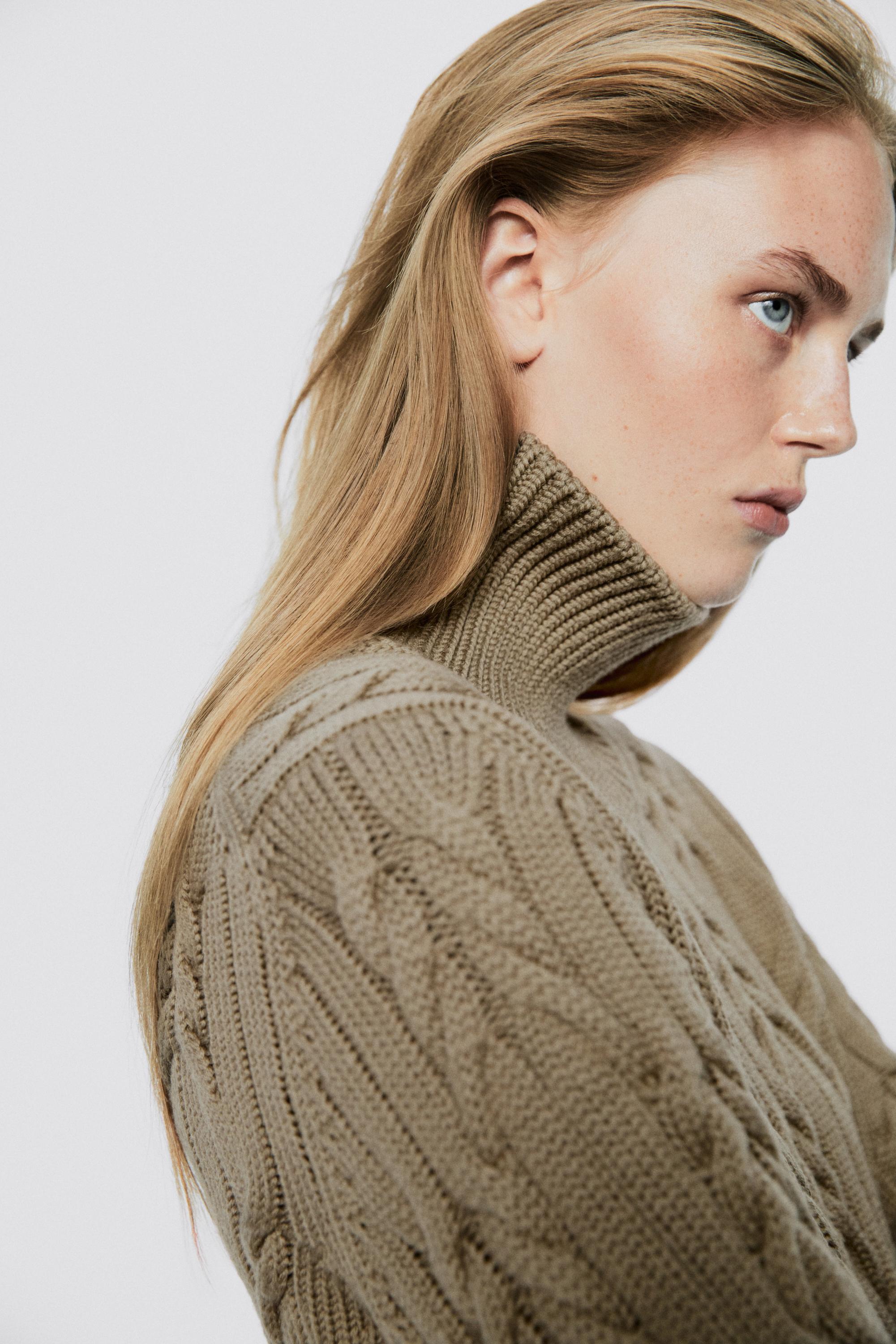 100% wool cable-knit sweater - LIMITED EDITION