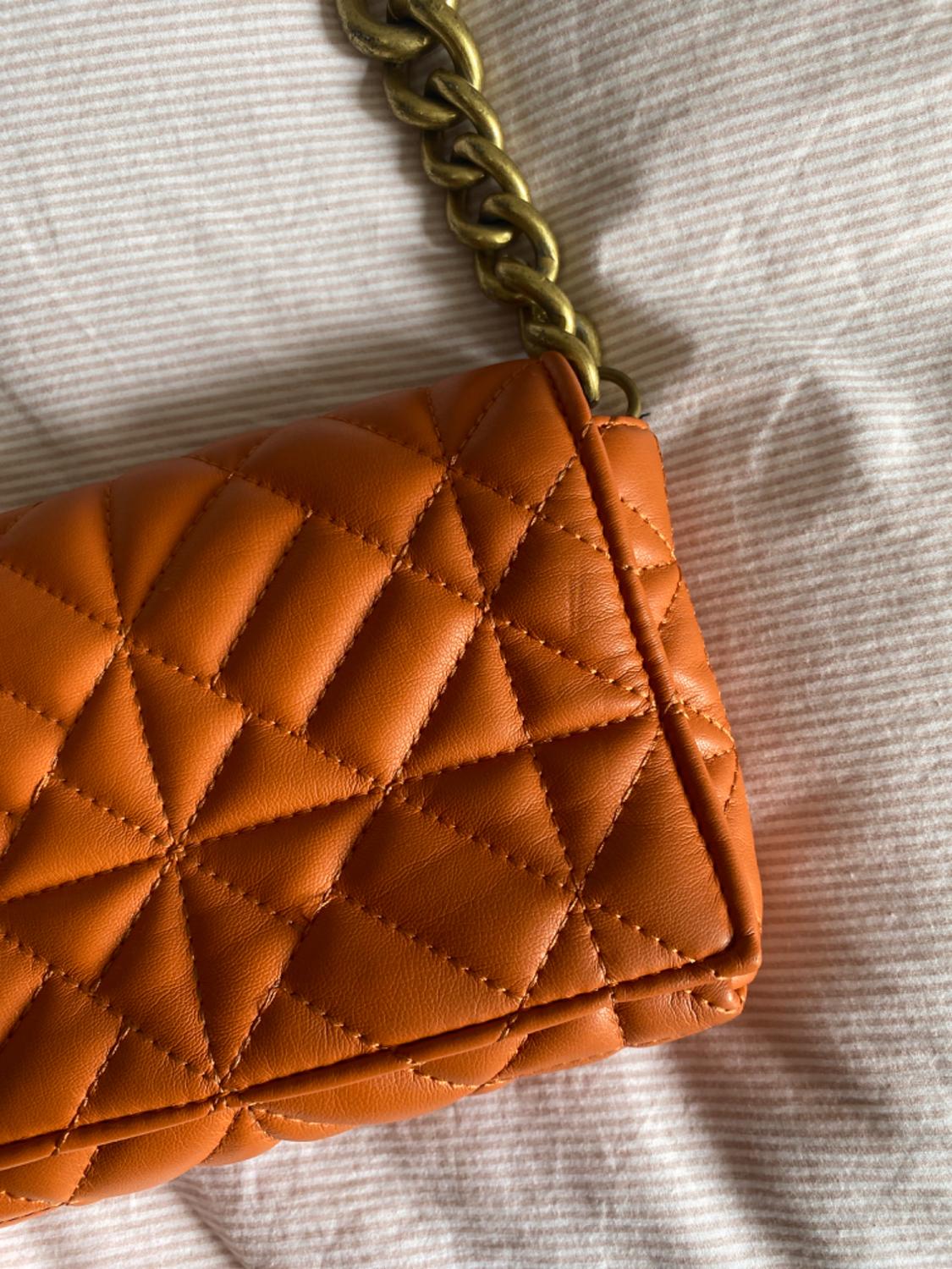QUILTED SHOULDER BAG WITH CHAIN - Image 3