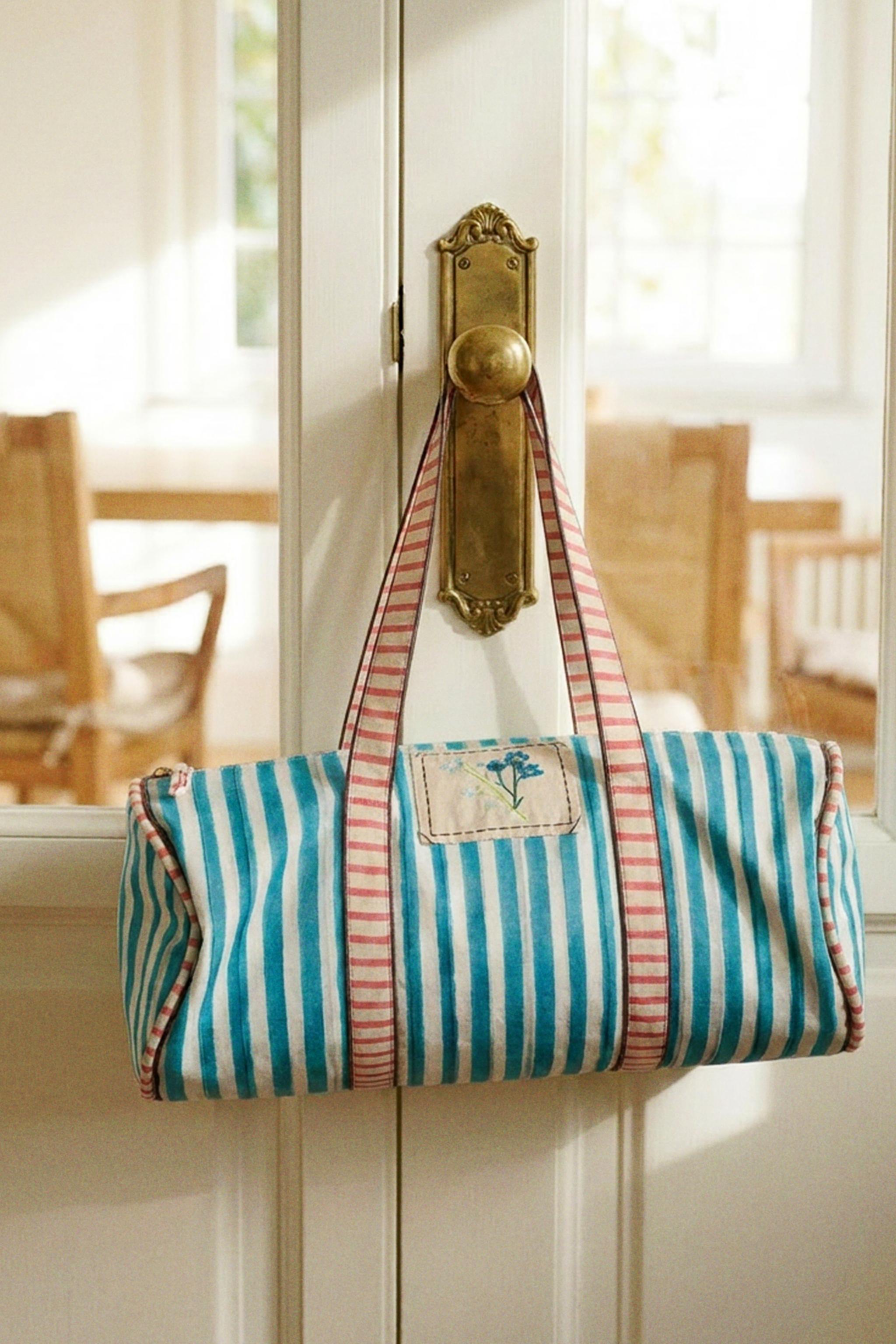 EMBROIDERED STRIPED BOWLING BAG — Green