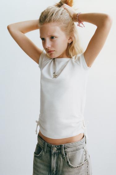 CAMISETA CON MODAL CUT OUT LAZOS - Blanco de Zara