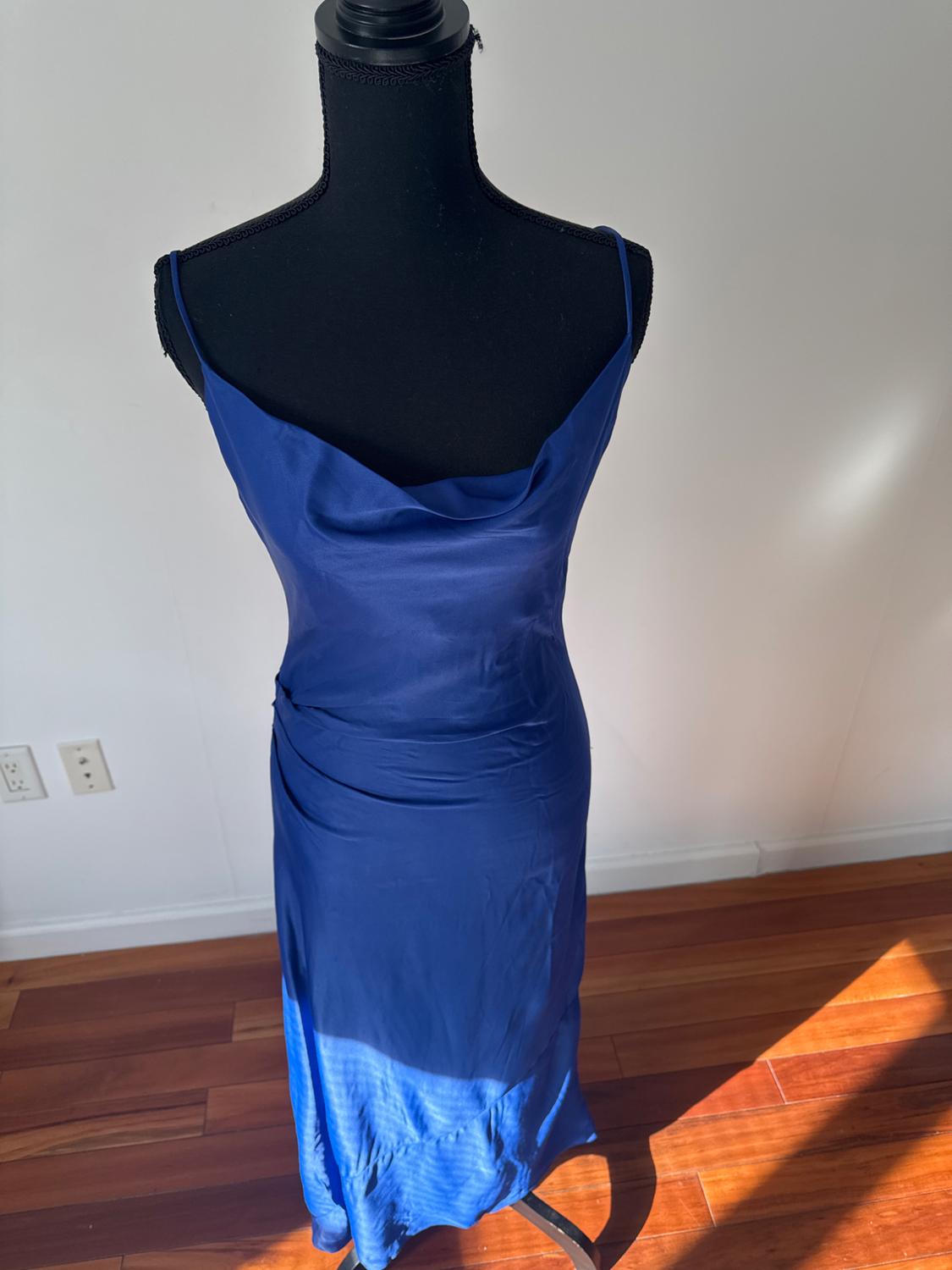 VESTIDO MIDI SATINADO