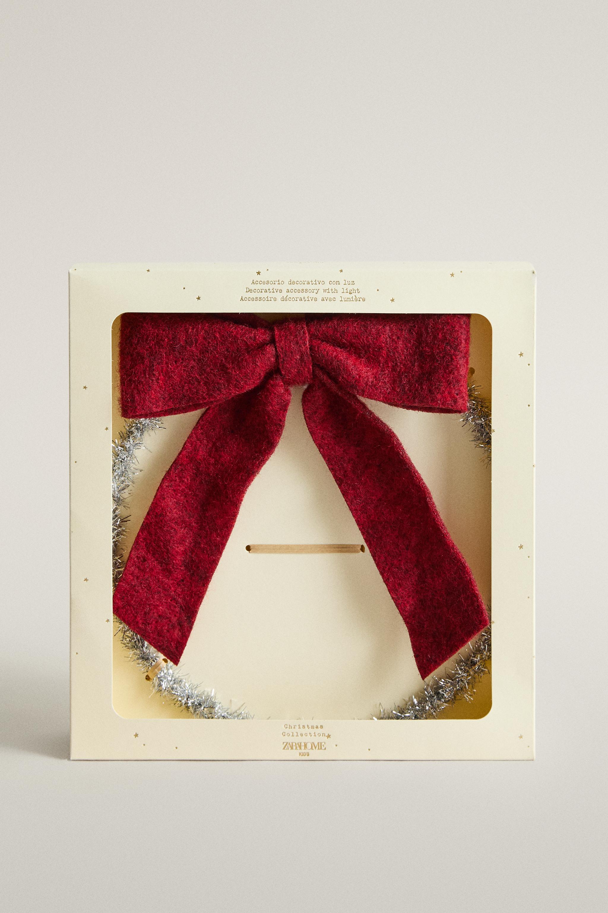 CHRISTMAS WREATH WITH LIGHT AND BOW