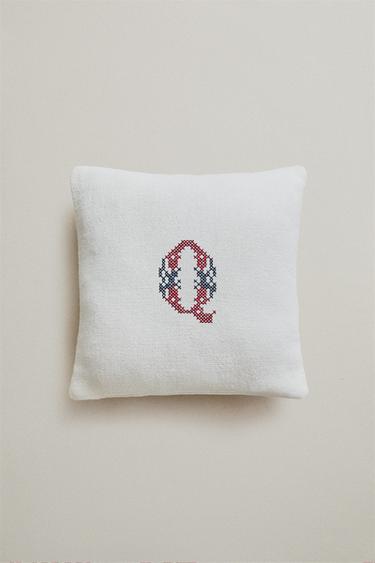 LETTER Q EMBROIDERED LINEN CUSHION — Ecru 1