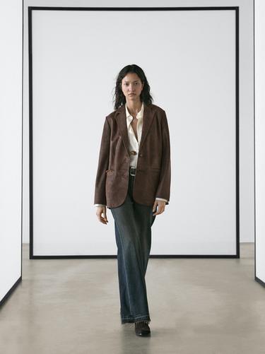 Blazer à revers en cuir finition daim - Marron de Zara - Image 0