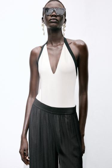 CONTRAST STRETCH BODYSUIT - Black / White by Zara