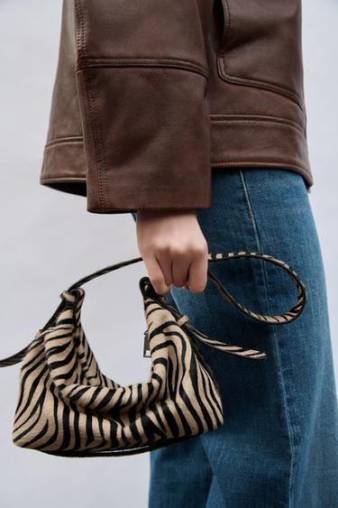 KOŽENÁ KABELKA S KOŽEŠINOU A ZVĺŘECĺM POTISKEM - Zebra od Zara
