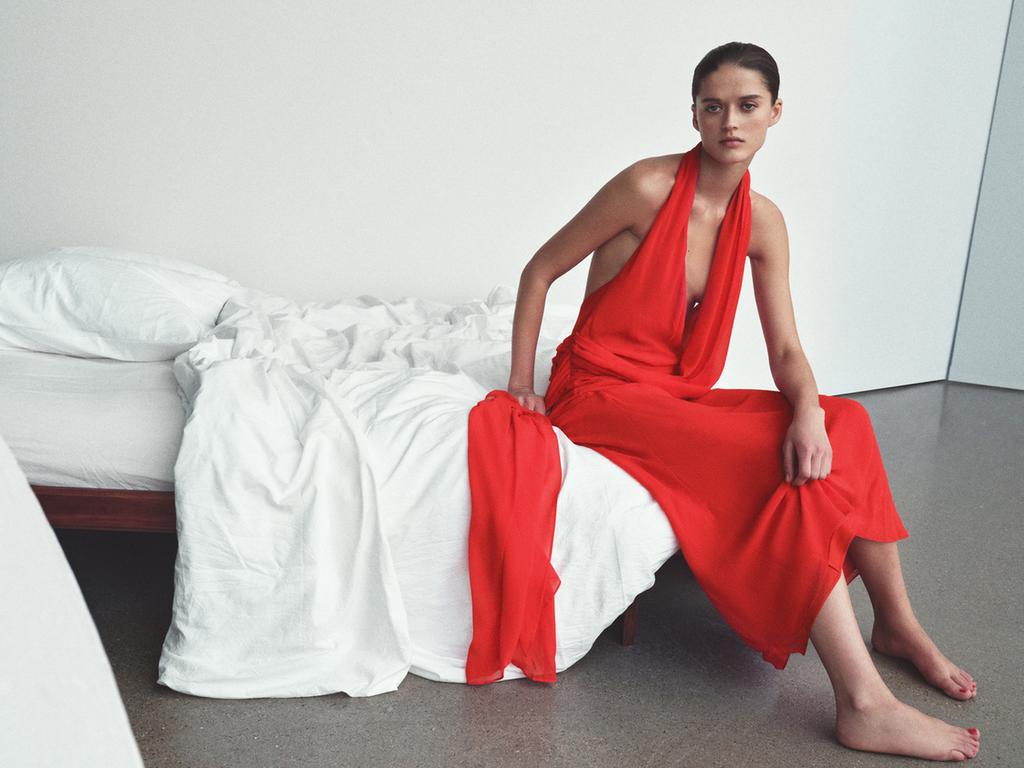 HALTER DRESS 100% VISCOSE FLOWY NECKLINE