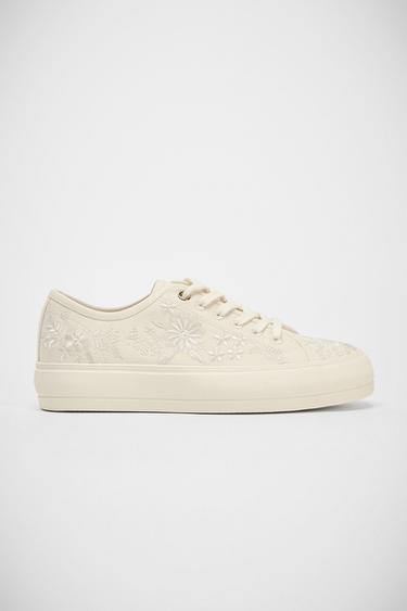 EMBROIDERED SNEAKERS - Ecru White by Zara