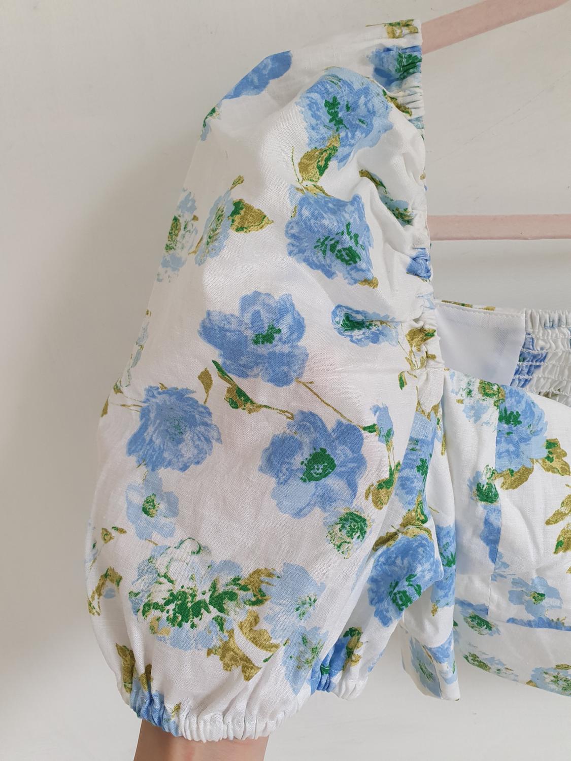 CROP TOP WITH A FLORAL PRINT - Image 2