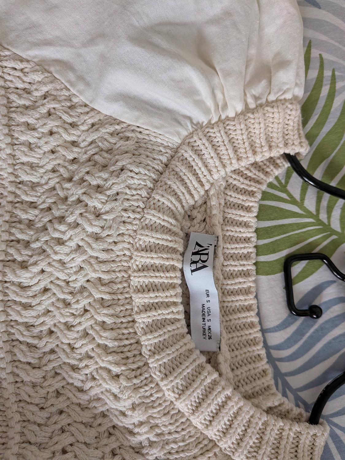 KNIT SWEATER WITH CONTRAST SLEEVES - Image 3