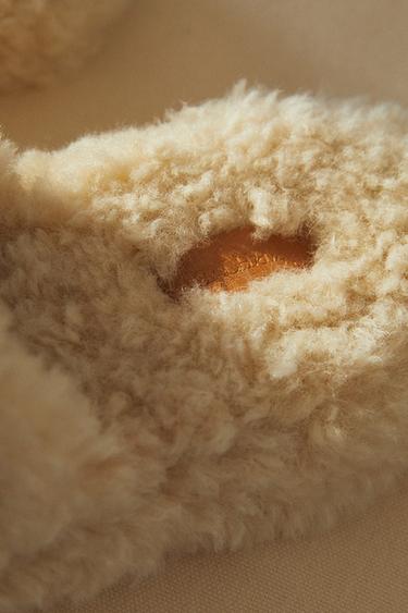 Zara FAUX FUR PLATFORM SLIPPERS - Off White - Image 0