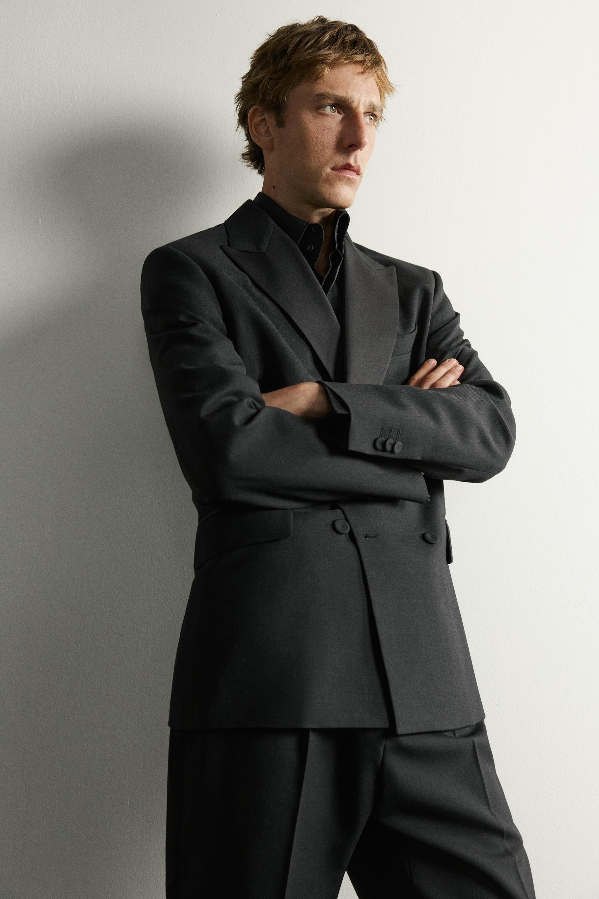 DOUBLE-BREASTED TUXEDO BLAZER