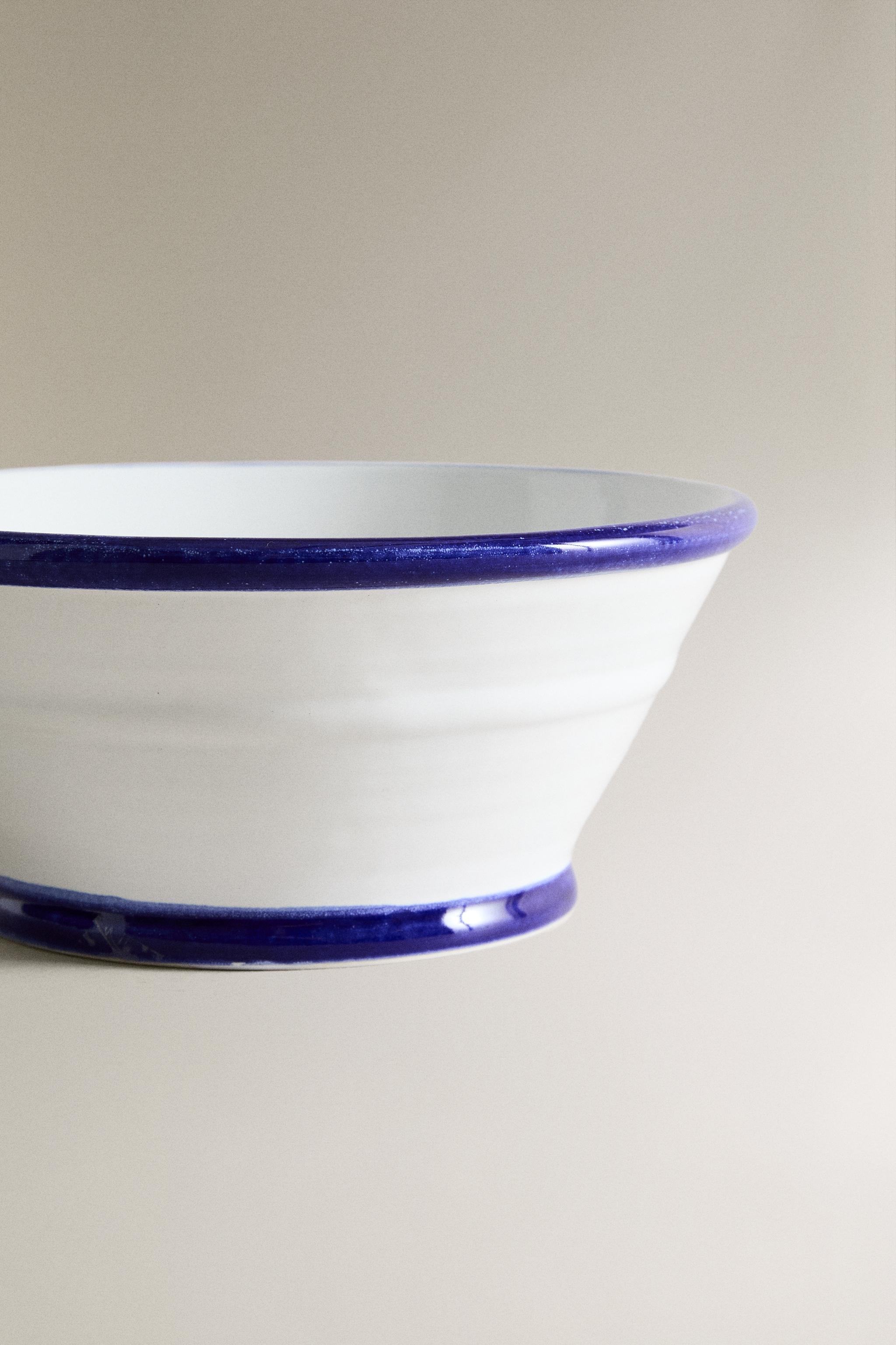 STONEWARE SALAD BOWL WITH CONTRASTING RIM