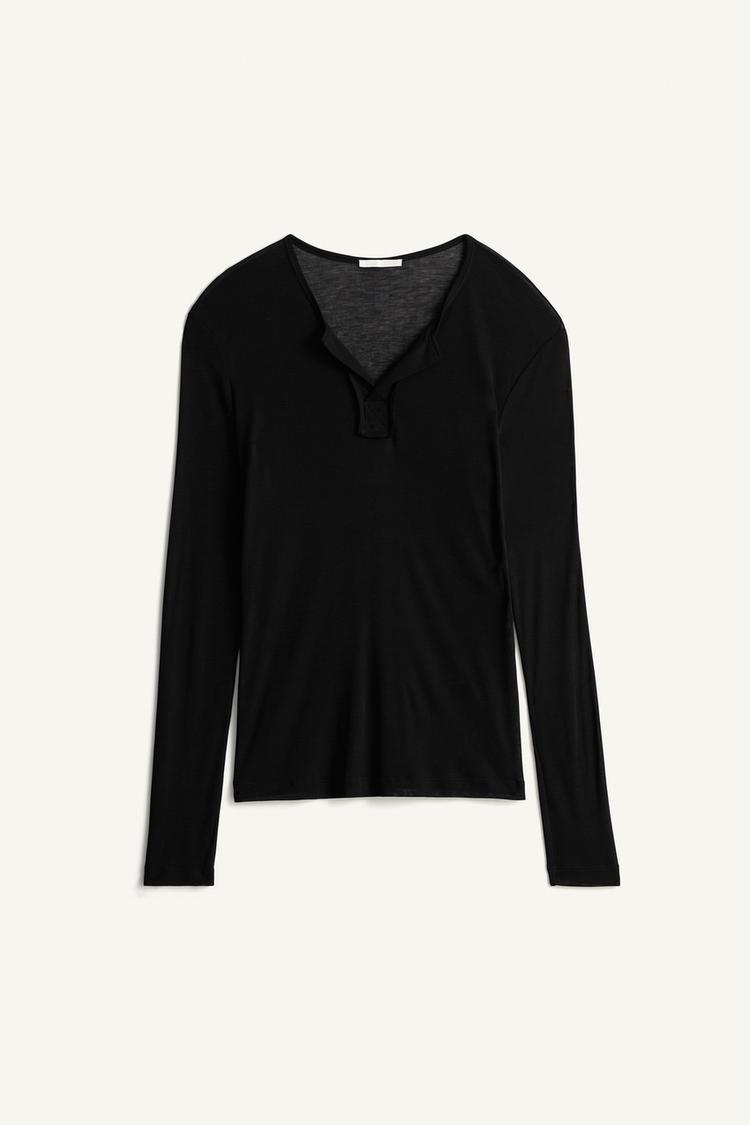 Camiseta fluida cuello panadero
