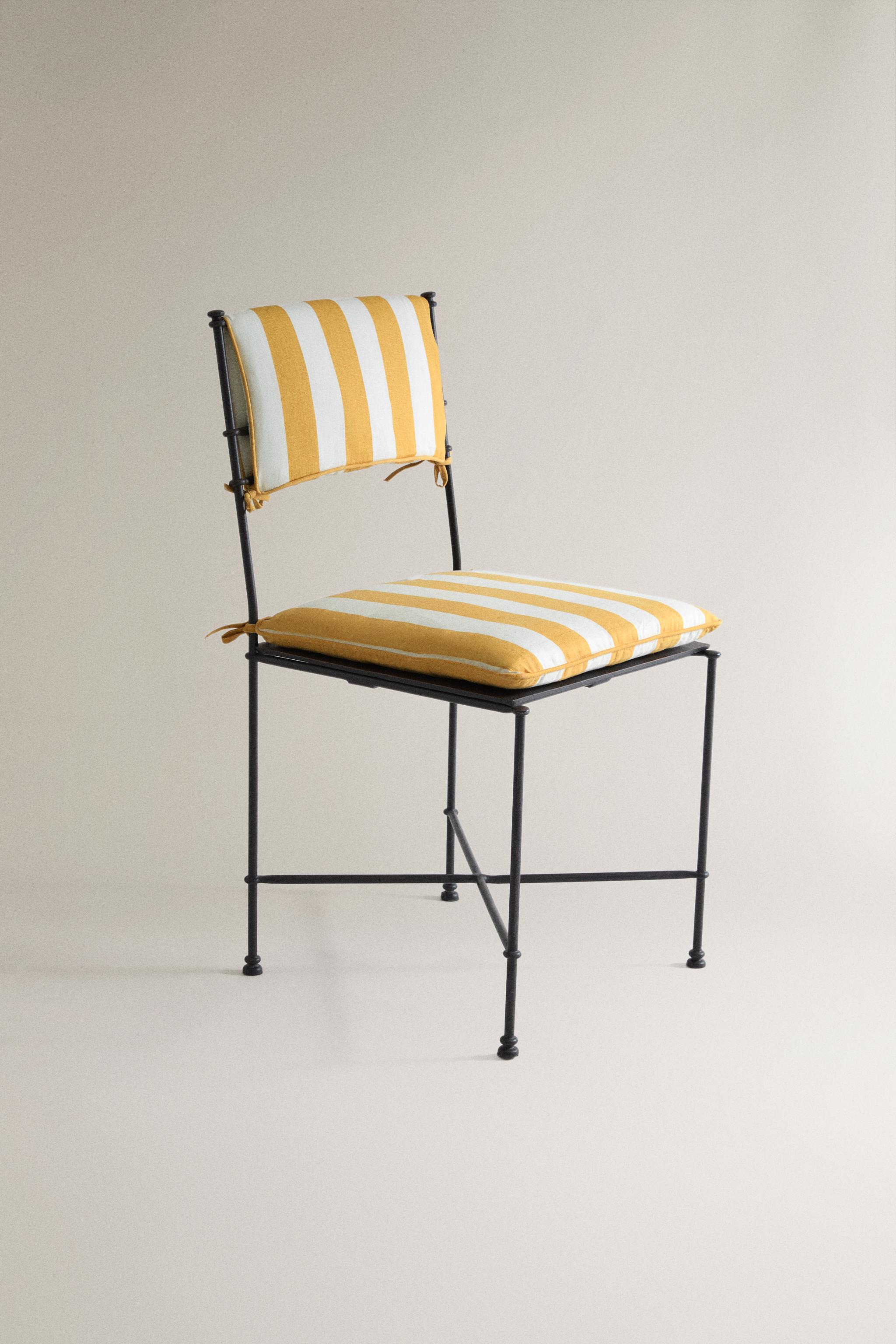STRIPED CHAIR SEAT CUSHION