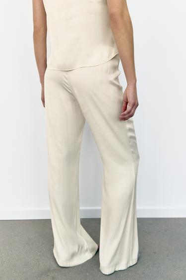 PANTALON SATINÉ ÉVASÉ - Blanc cassé de Zara - Image 5