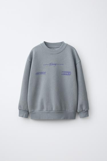 سويت شيرت بطبعة كتابة - رمادي الخاص بـ Zara