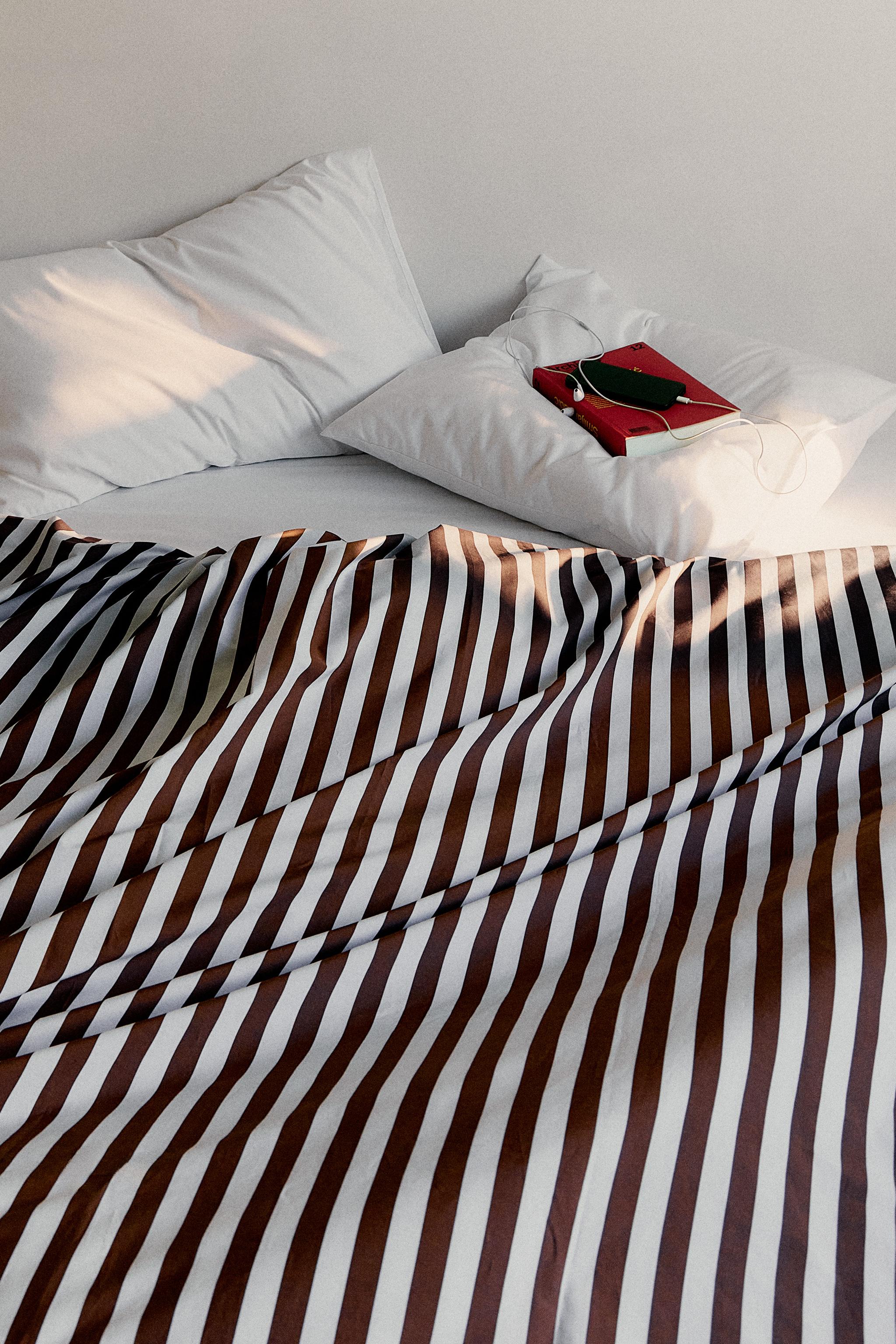 STRIPED PERCALE DUVET COVER (300 THREAD COUNT)