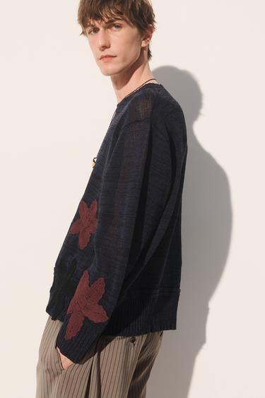 RELAXED-FIT-PULLOVER MIT BLUMEN - Marineblau von Zara