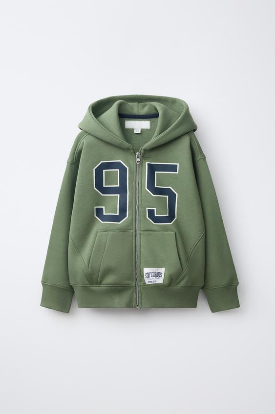 HOODIE ZIPPER ESTAMPADO NÚMERO - Verde medio de Zara - Imagen 0