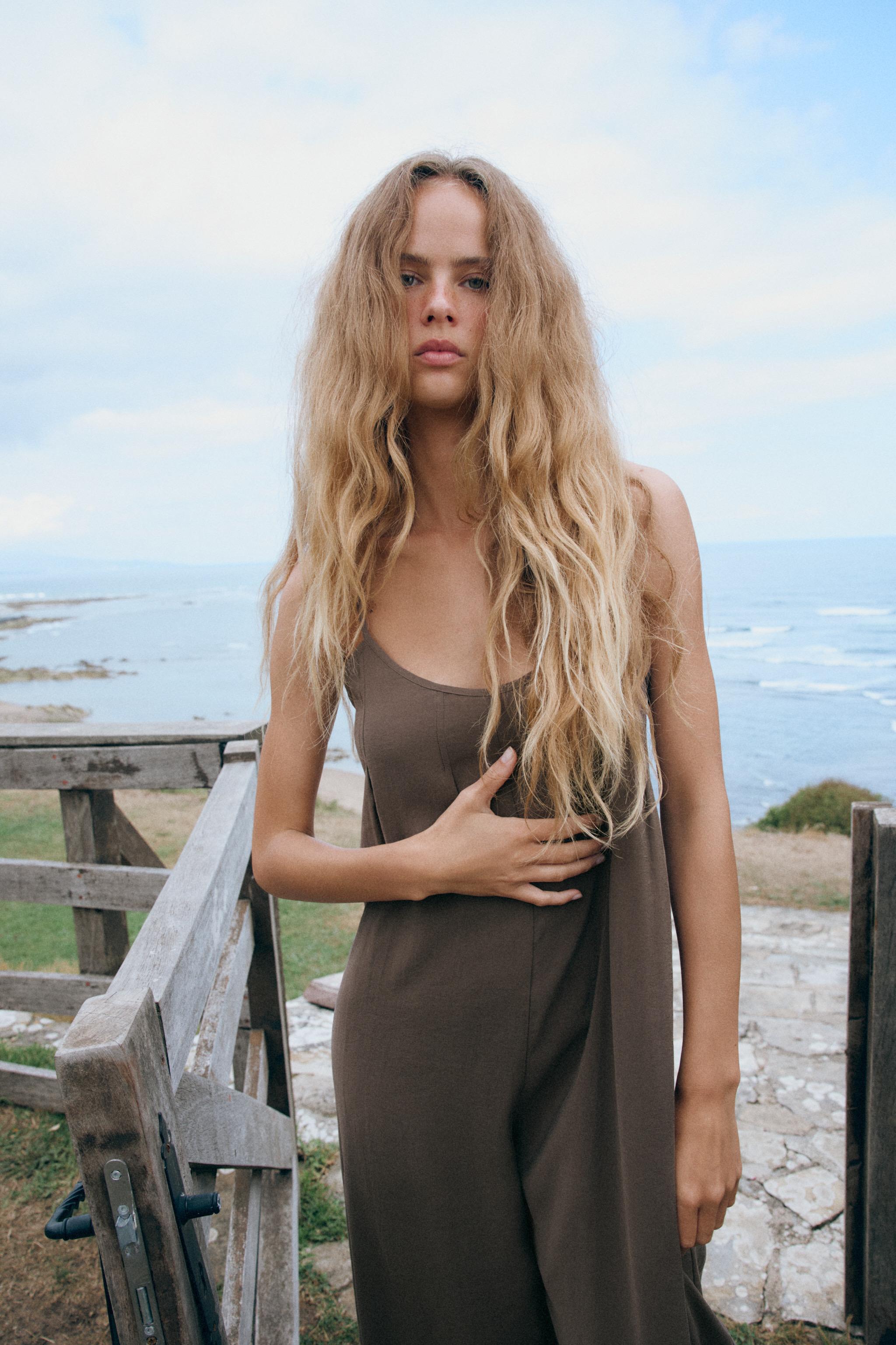 Женские комбинезоны Zara LONG FLOWY STRAPPY JUMPSUIT — фото 4