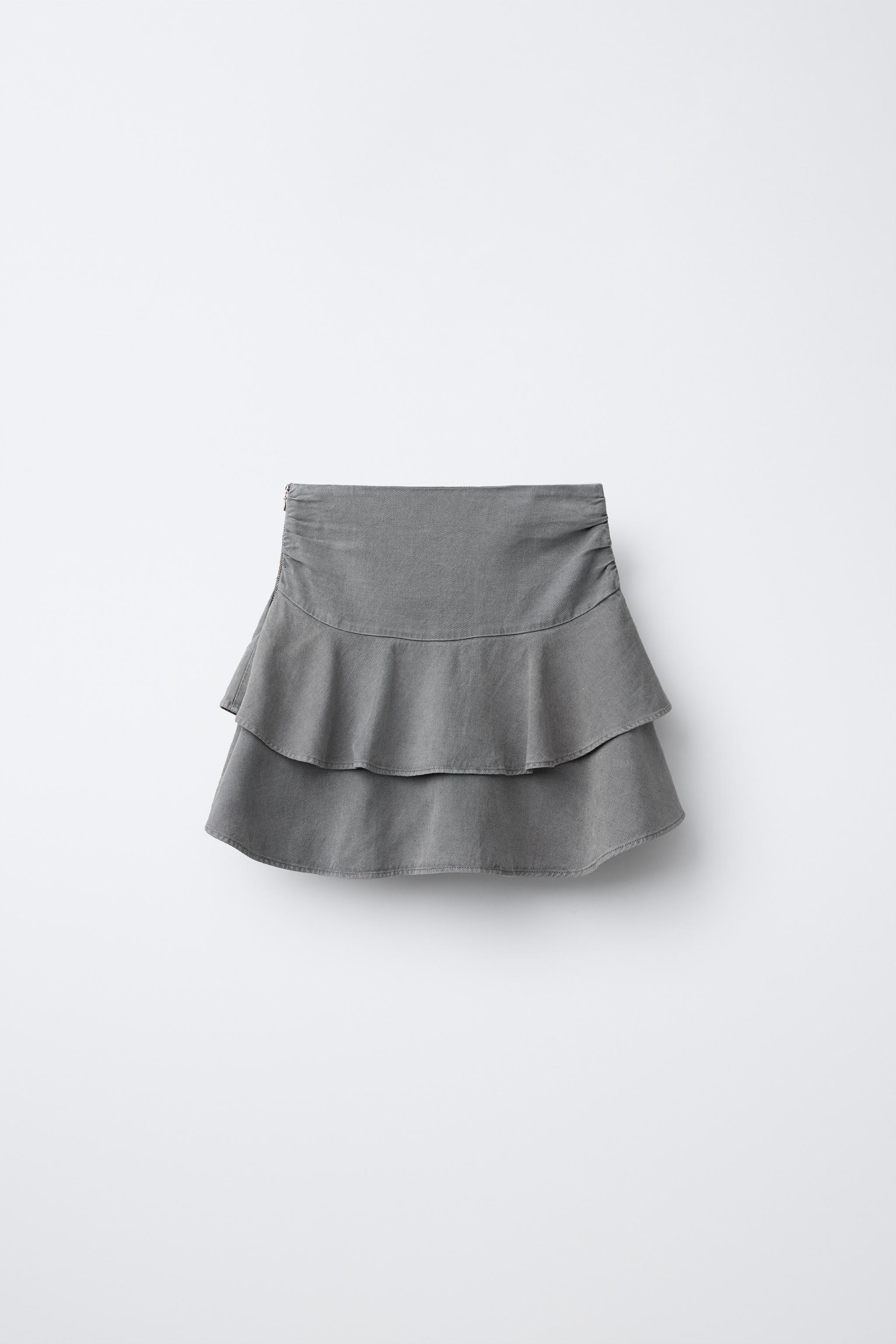 RUFFLED STUDDED SKIRT