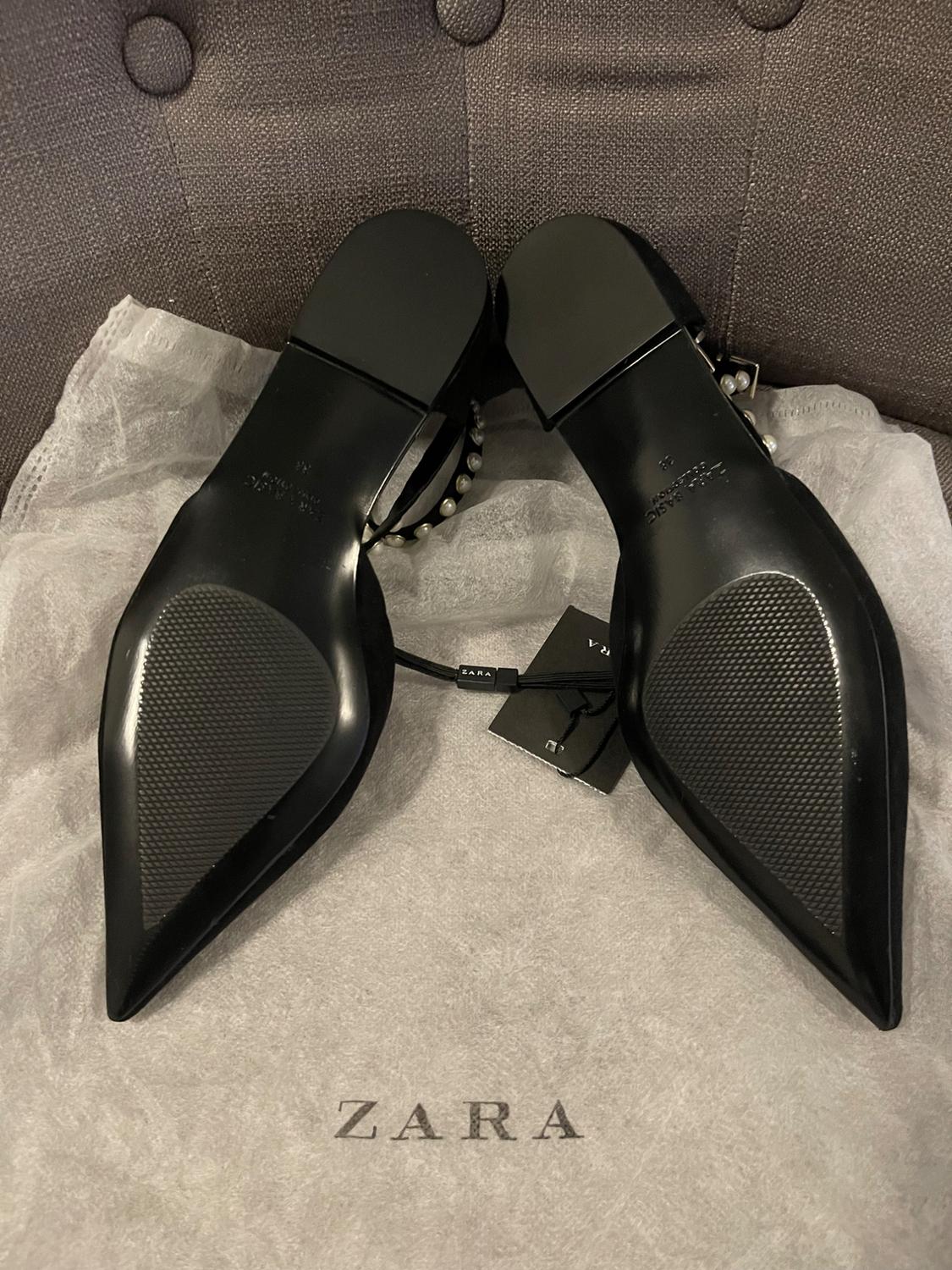 DOUBLE PEARL ANKLED BLACK SUEDE FLATS - Image 3