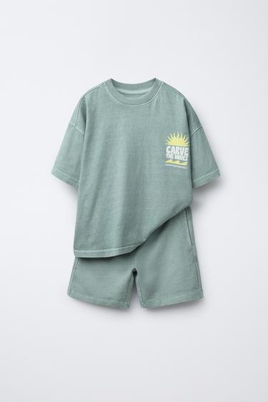 COMPLETO GARMENT DYE MAGLIETTA STAMPATA E BERMUDA - Blu / Verde di Zara