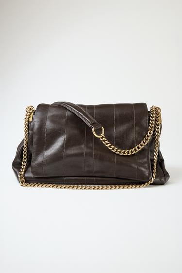 BOLSO BANDOLERA CADENA METÁLICA - Chocolate de Zara
