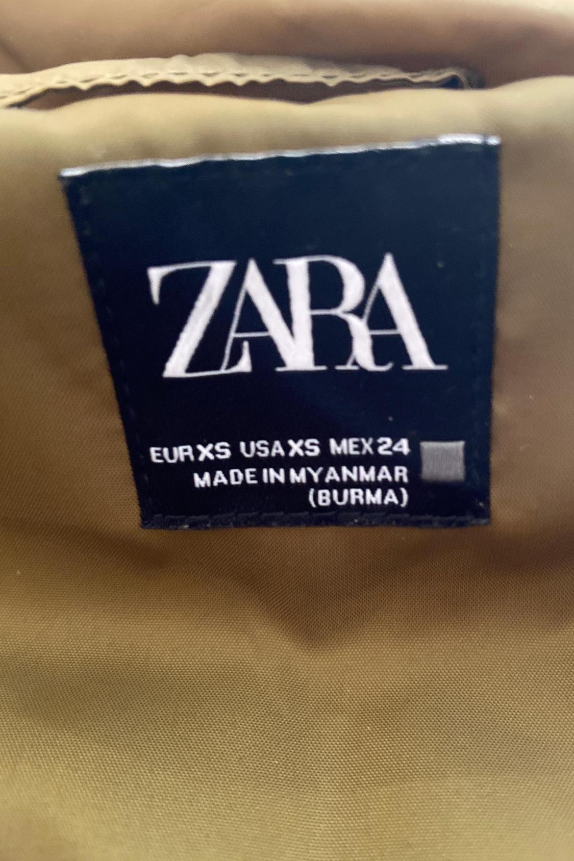 WATER-REPELLENT GILET WITH WIND PROTECTION - Image 4