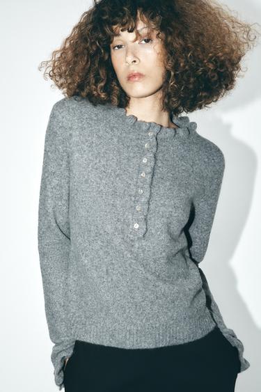 JERSEY BOTONES VOLANTES - Gris de Zara