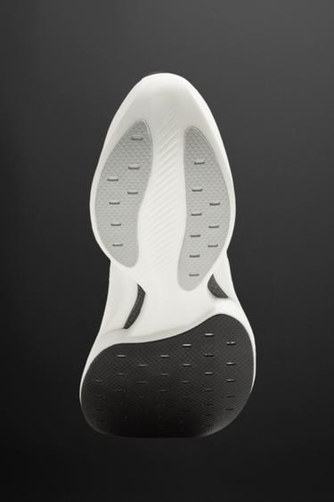 LONG-DISTANCE RUNNING TRAINERS - Silver by Zara - Image 5