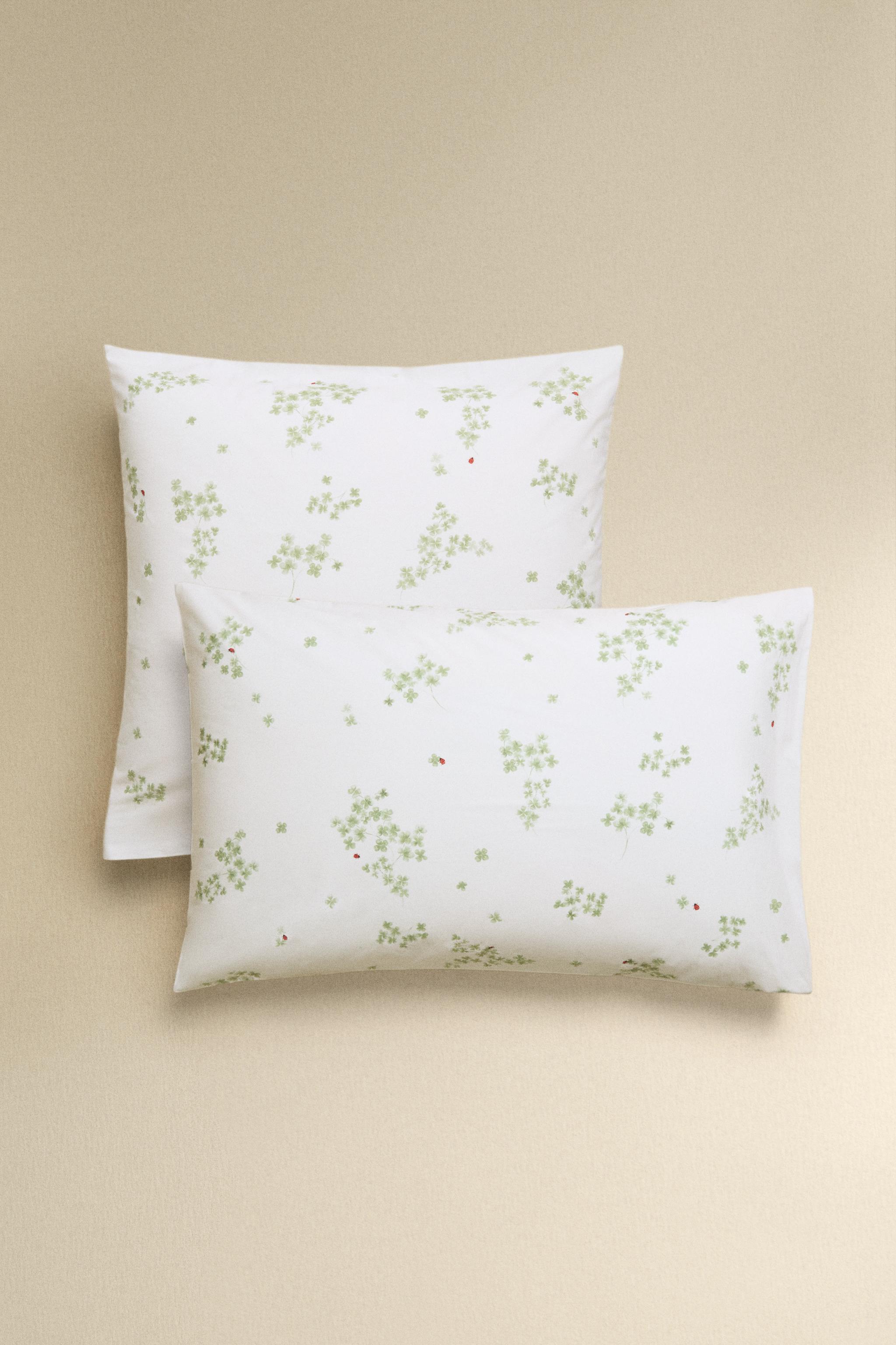 TAIE D'OREILLER PERCALE TRÈFLES ET COCCINELLES
