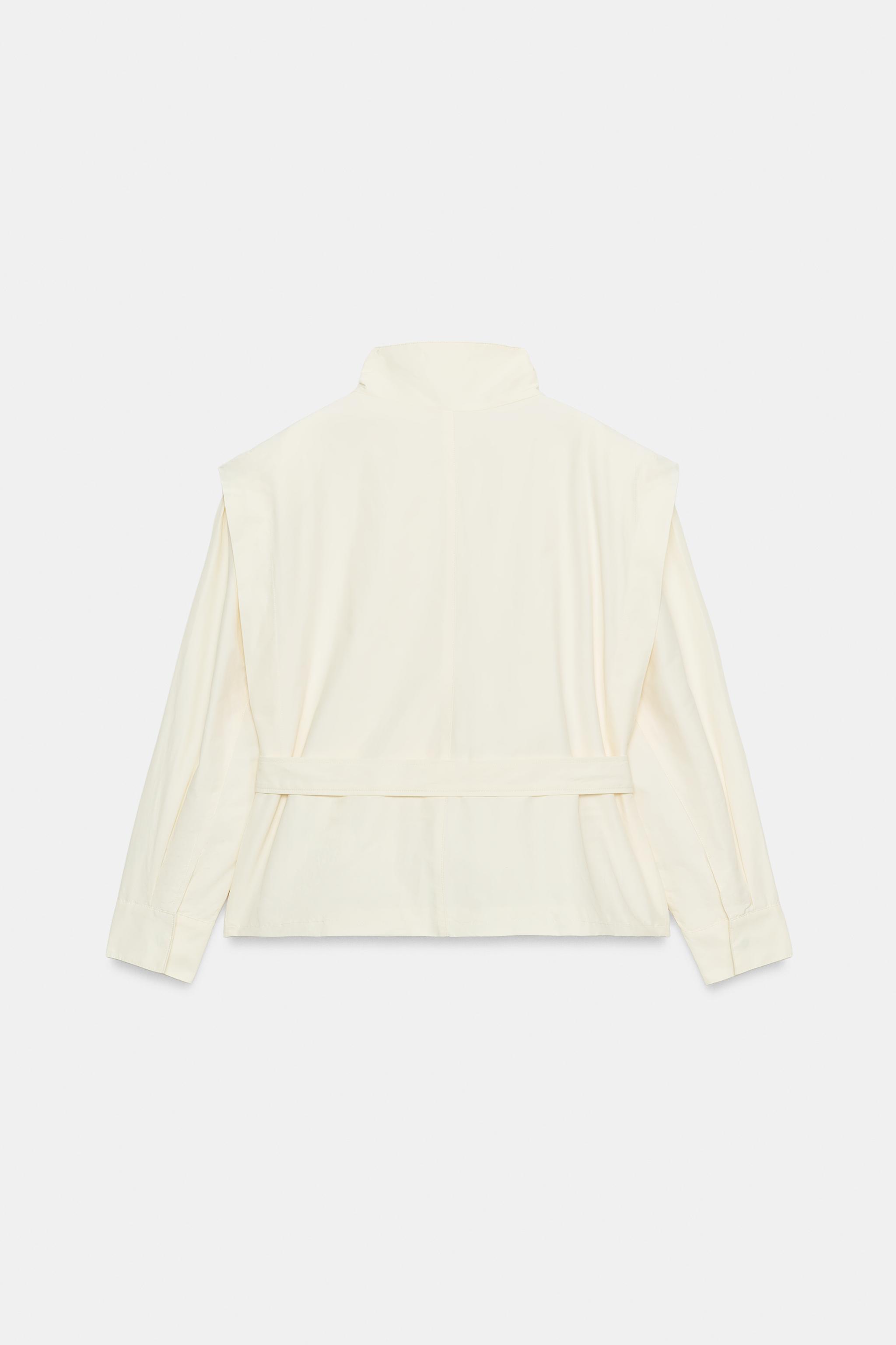HIGH-NECK BELTED BLAZER