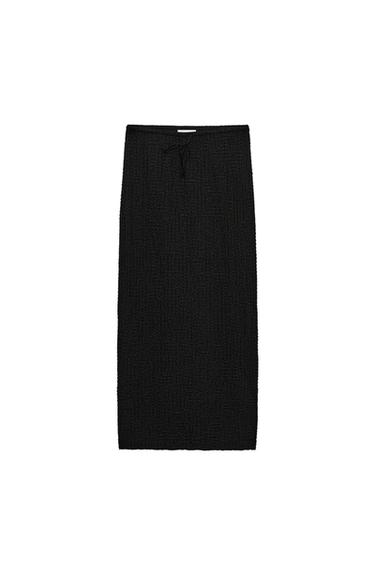 חצאית באורך ביניים עם טקסטורה - שחור של Zara