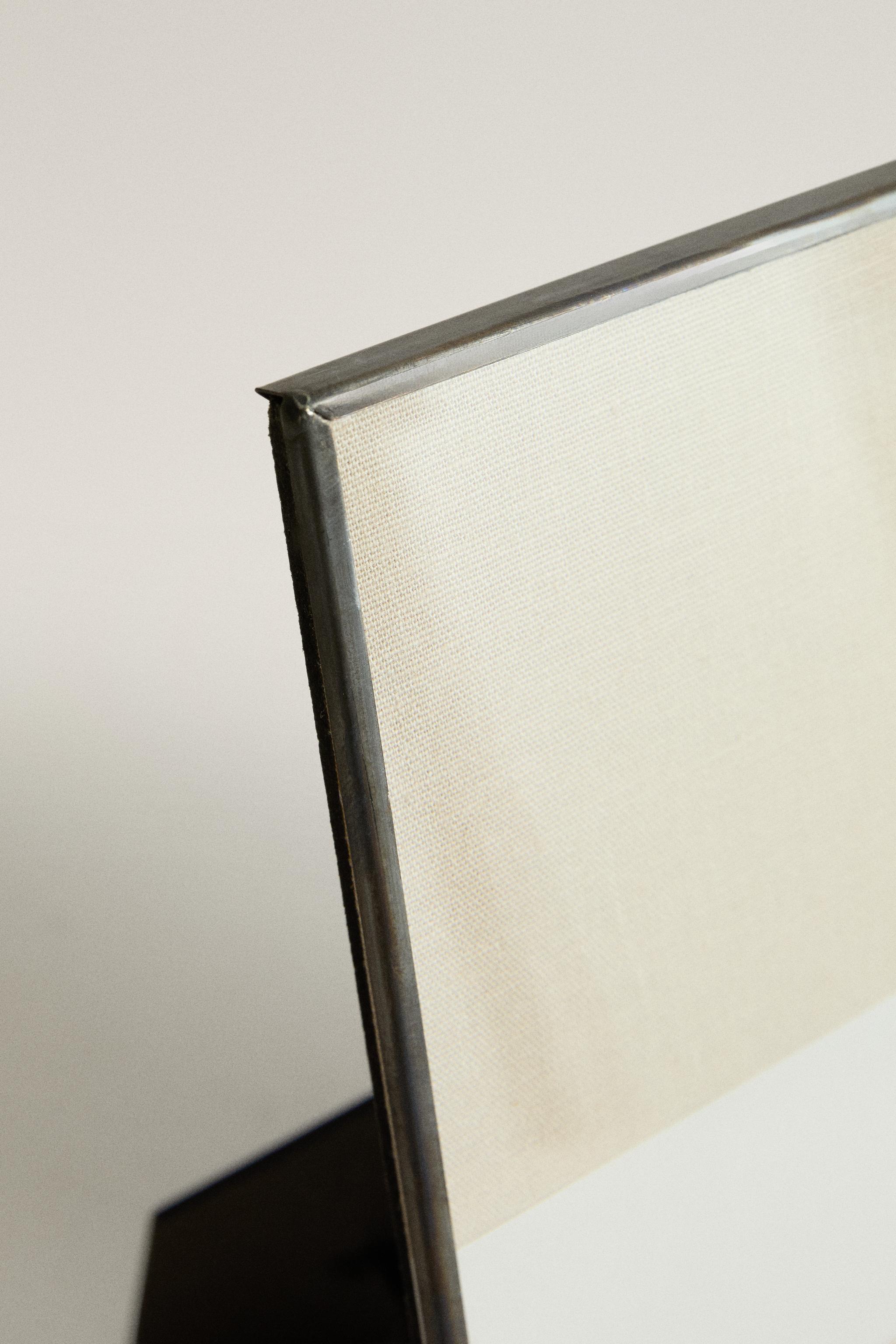 BLACK METAL PICTURE FRAME