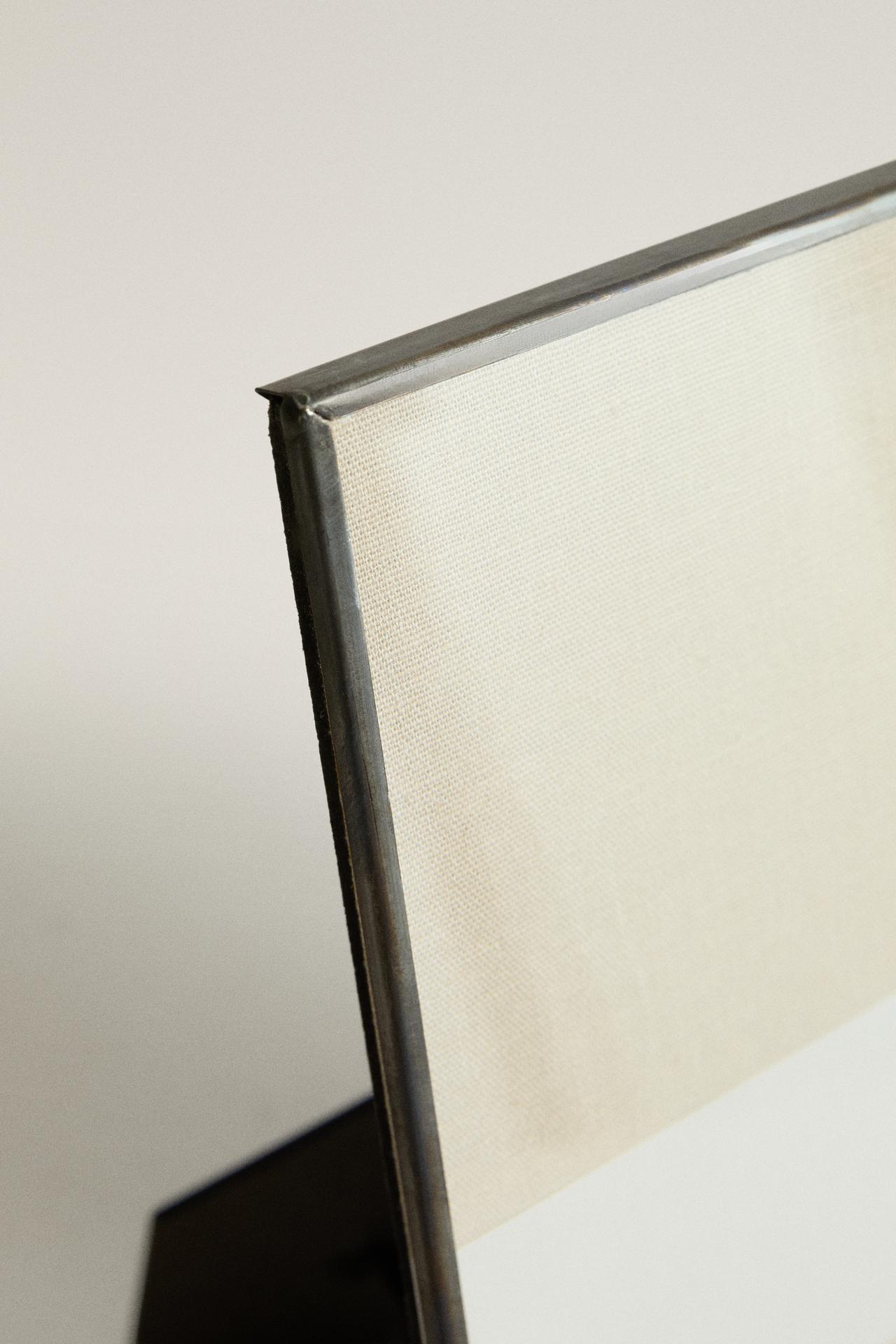 BLACK METAL PICTURE FRAME — Black