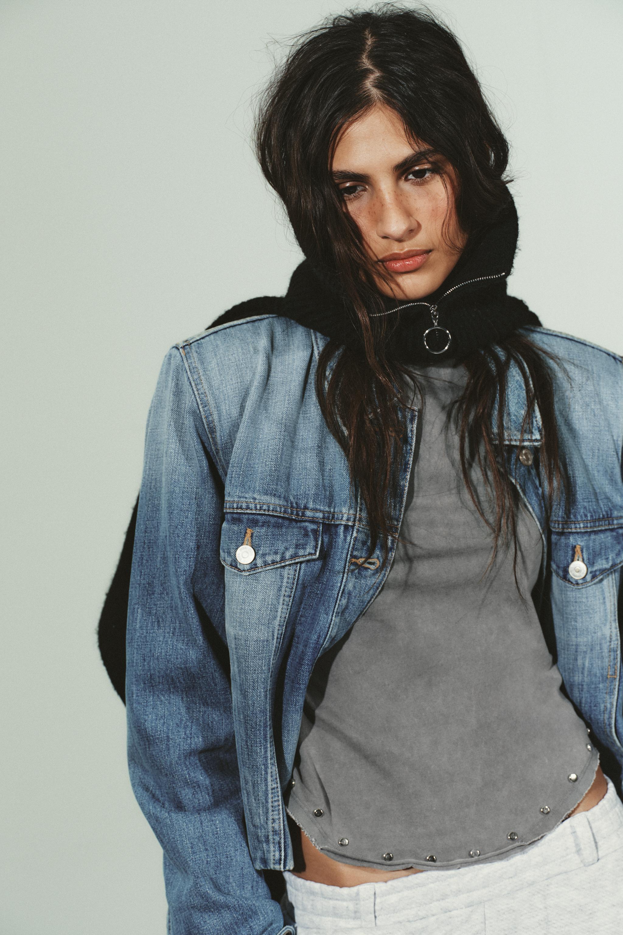 WASHED EFFECT STUDDED T-SHIRT